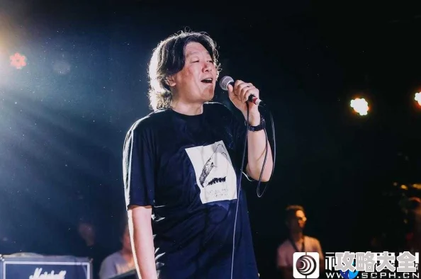 老狼RAPPER的私人生活如何传闻其拥有价值千万的豪车收藏爱好音乐创作之外还热衷投资